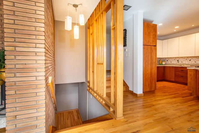 1515 FOREST DR, Rapid City, SD 57701
