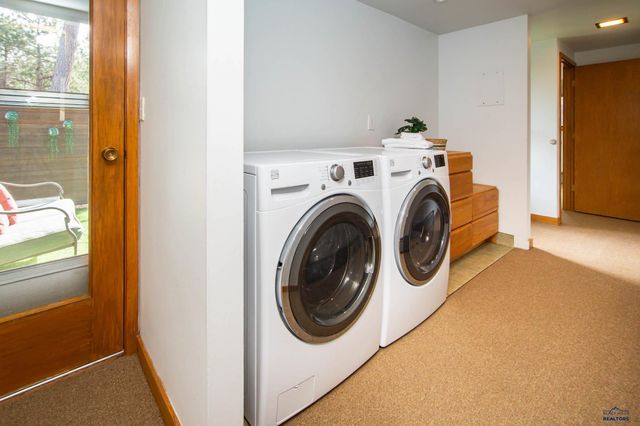 1515 FOREST DR, Rapid City, SD 57701