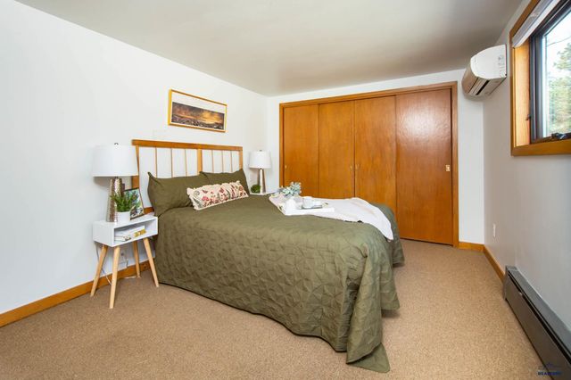 1515 FOREST DR, Rapid City, SD 57701
