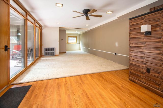 1515 FOREST DR, Rapid City, SD 57701