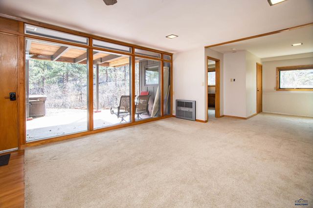 1515 FOREST DR, Rapid City, SD 57701