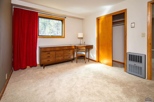 1515 FOREST DR, Rapid City, SD 57701
