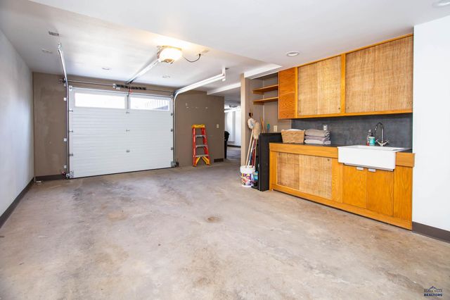 1515 FOREST DR, Rapid City, SD 57701