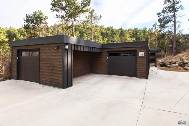 1515 FOREST DR, Rapid City, SD 57701