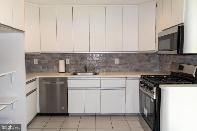 519 FAIRFIELD RD, East Windsor, NJ 08520