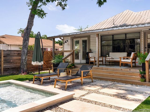 233 Delaware Street, San Antonio, TX 78210
