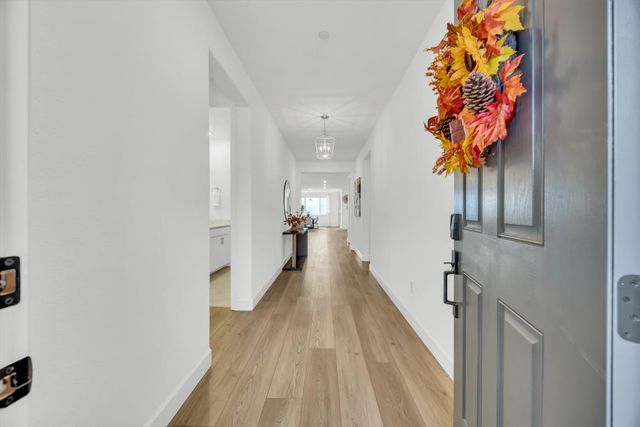 3177 Hinsdale Ct, Folsom, CA 95630