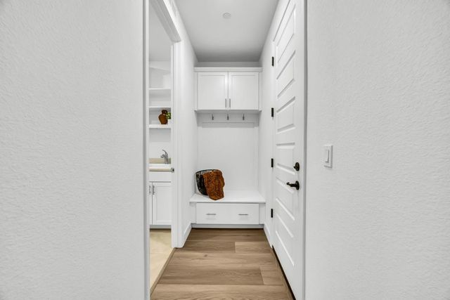 3177 Hinsdale Ct, Folsom, CA 95630