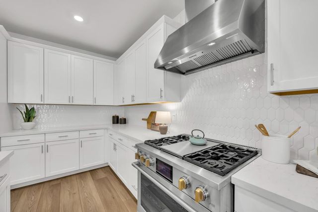 3177 Hinsdale Ct, Folsom, CA 95630