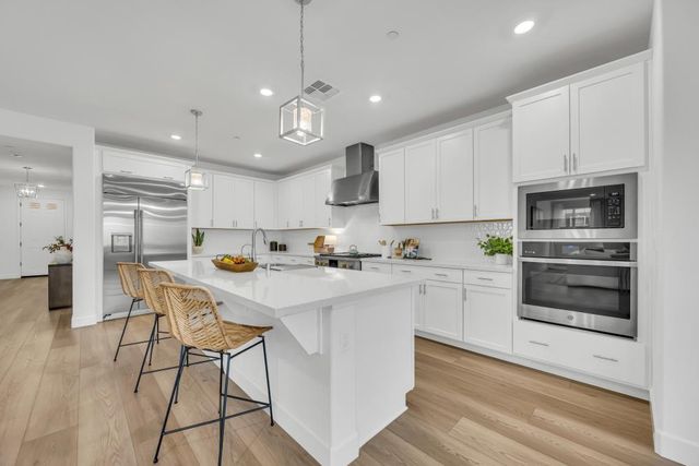 3177 Hinsdale Ct, Folsom, CA 95630