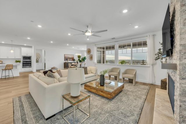 3177 Hinsdale Ct, Folsom, CA 95630