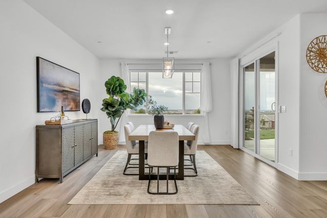 3177 Hinsdale Ct, Folsom, CA 95630