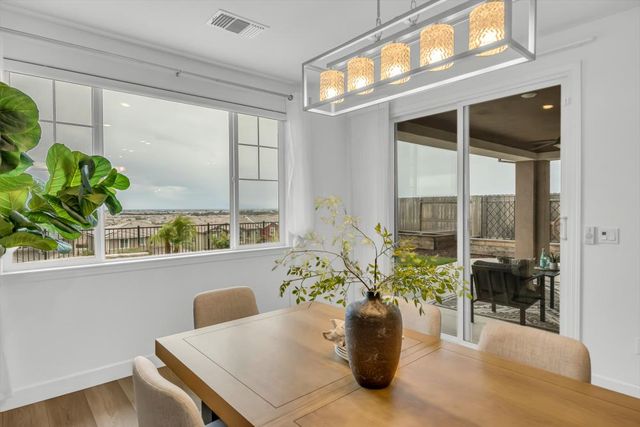 3177 Hinsdale Ct, Folsom, CA 95630