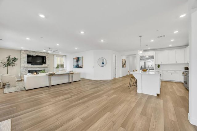 3177 Hinsdale Ct, Folsom, CA 95630