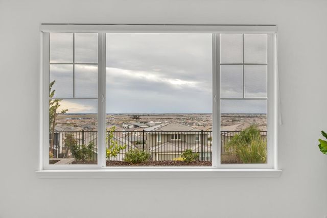 3177 Hinsdale Ct, Folsom, CA 95630