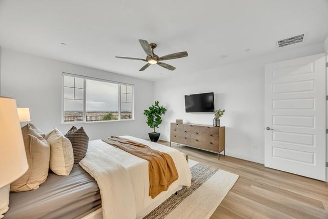 3177 Hinsdale Ct, Folsom, CA 95630