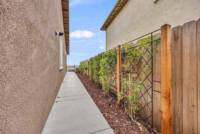 3177 Hinsdale Ct, Folsom, CA 95630