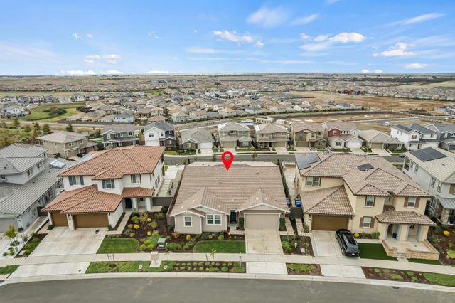 3177 Hinsdale Ct, Folsom, CA 95630