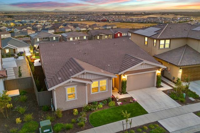 3177 Hinsdale Ct, Folsom, CA 95630