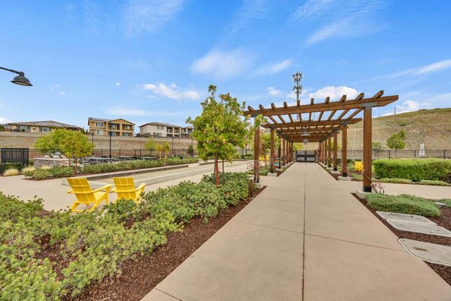 3177 Hinsdale Ct, Folsom, CA 95630