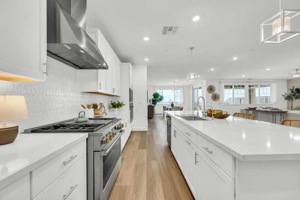 3177 Hinsdale Ct, Folsom, CA 95630