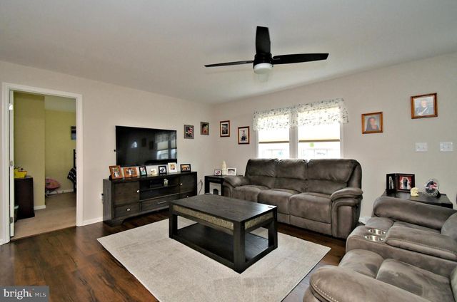 176 HEMLOCK DR, Doylestown, PA 18901