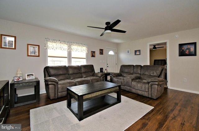 176 HEMLOCK DR, Doylestown, PA 18901