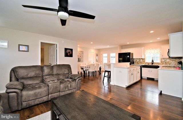 176 HEMLOCK DR, Doylestown, PA 18901