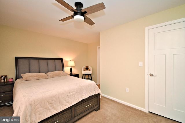176 HEMLOCK DR, Doylestown, PA 18901