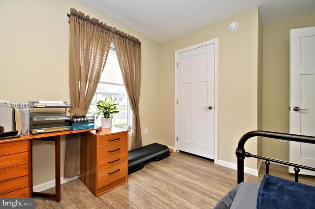 176 HEMLOCK DR, Doylestown, PA 18901