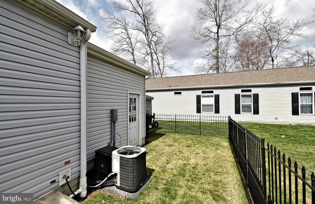 176 HEMLOCK DR, Doylestown, PA 18901