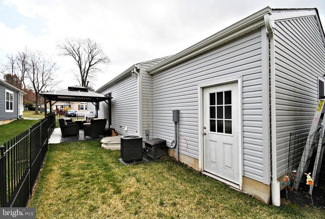 176 HEMLOCK DR, Doylestown, PA 18901