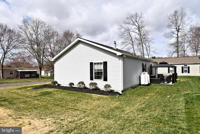 176 HEMLOCK DR, Doylestown, PA 18901