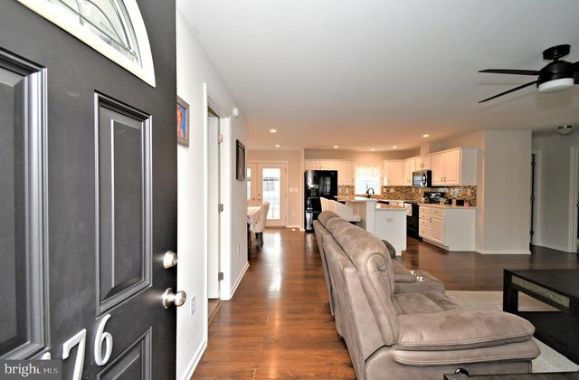 176 HEMLOCK DR, Doylestown, PA 18901