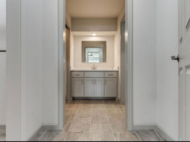 7201 N Hammond Avenue, Oklahoma City, OK 73132