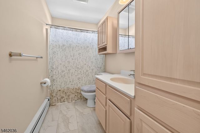 810 Lynwood Street, Raritan Boro, NJ 08869
