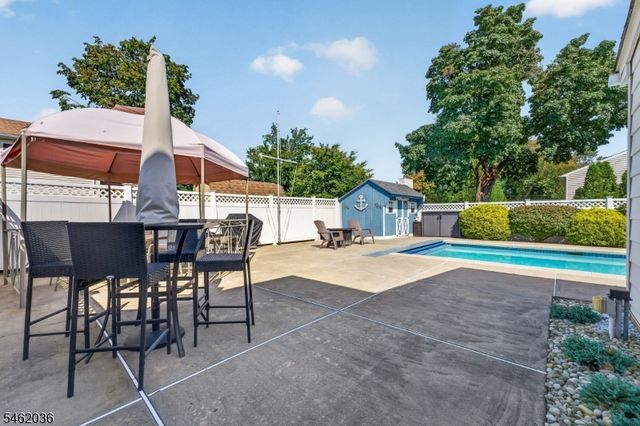 810 Lynwood Street, Raritan Boro, NJ 08869