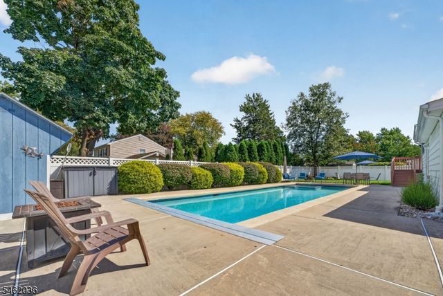 810 Lynwood Street, Raritan Boro, NJ 08869