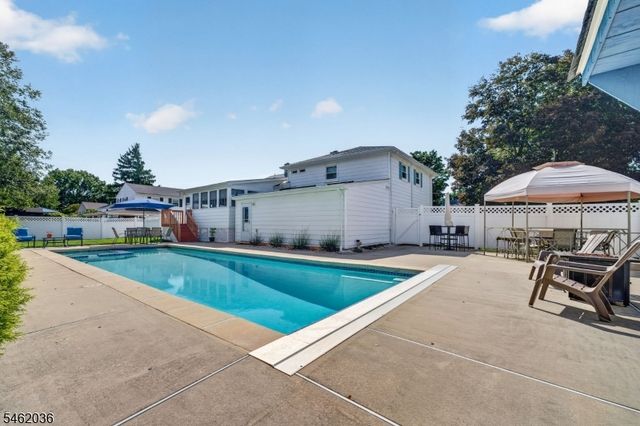 810 Lynwood Street, Raritan Boro, NJ 08869