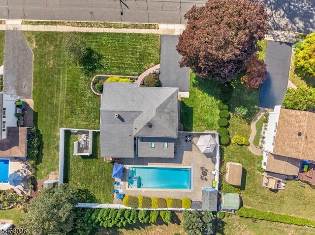 810 Lynwood Street, Raritan Boro, NJ 08869