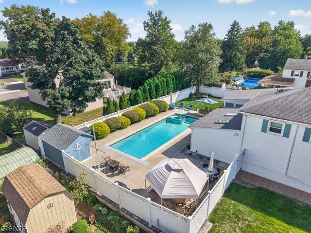 810 Lynwood Street, Raritan Boro, NJ 08869