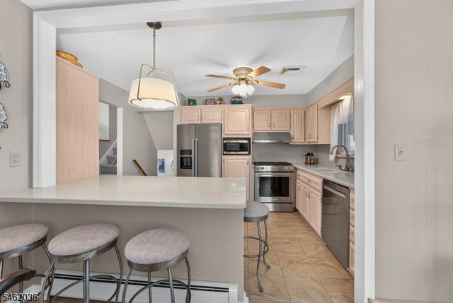 810 Lynwood Street, Raritan Boro, NJ 08869