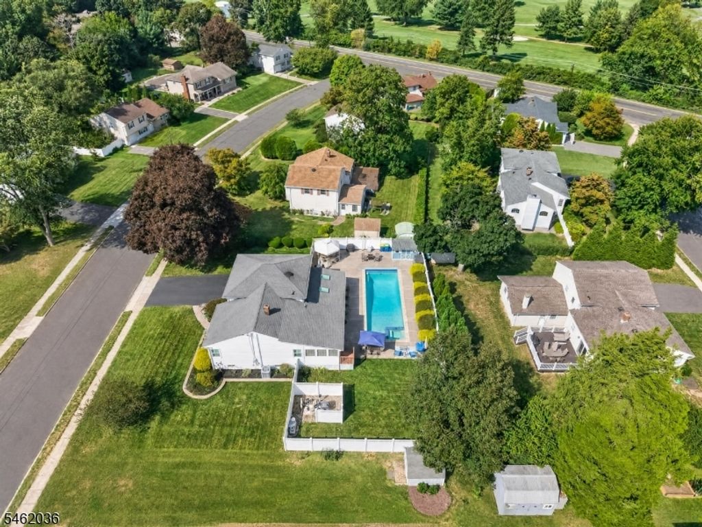 810 Lynwood Street, Raritan Boro, NJ 08869 — photo 2