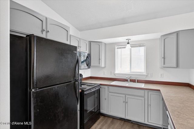 2435 N Bunchgrass Dr, Post Falls, ID 83854