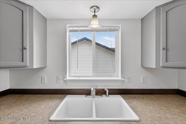 2435 N Bunchgrass Dr, Post Falls, ID 83854