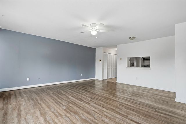 7 Weld St 44, Framingham, MA 01702