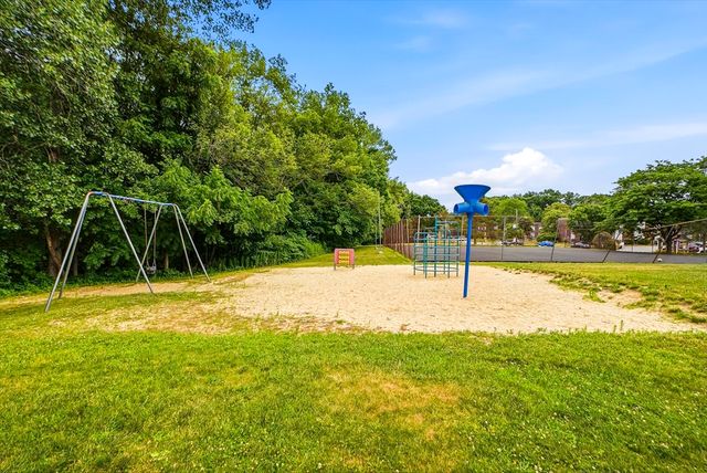 7 Weld St 44, Framingham, MA 01702