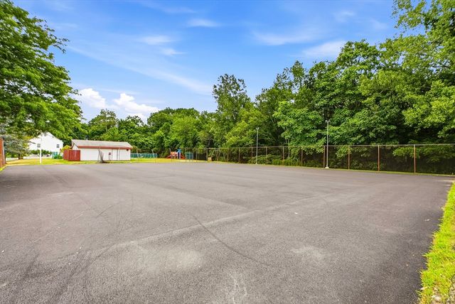 7 Weld St 44, Framingham, MA 01702