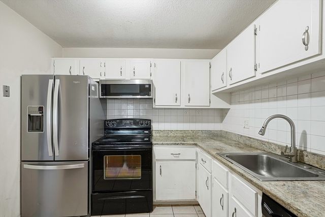7 Weld St 44, Framingham, MA 01702