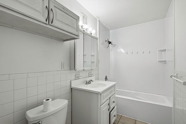 7 Weld St 44, Framingham, MA 01702